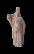 تمثال صغير للإلهة "إيزيس" تحمل إناء