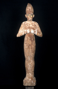 تمثال للإله "أوزيريس" عليه بقايا ورق ذهب
