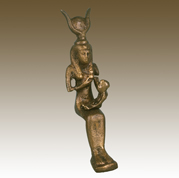 تمثال لإيزيس وهي ترضع "حربوقراط"