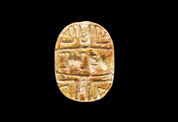 Scarabée gravé au nom de Thoutmosis III