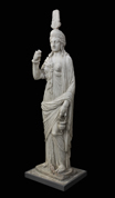 تمثال للإلهة "إيزيس" 