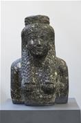 جزء من تمثال للإلهة "إيزيس" 