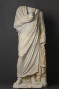 تمثال لخطيب روماني