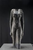 تمثال بدون رأس للإلهة "إيزيس" 